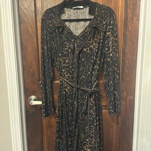 Tahari Woman Sheath Dress Black and Brown Bishop Sleeve